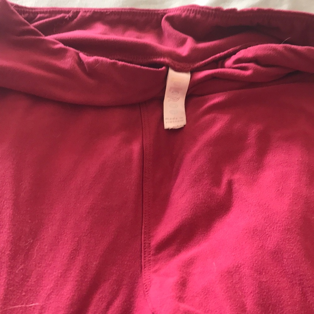 LulaRoe OS leggings fuschia/wine